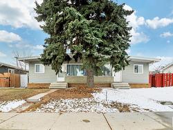 7608/7610 75 Street  Edmonton, AB T6C 2E9