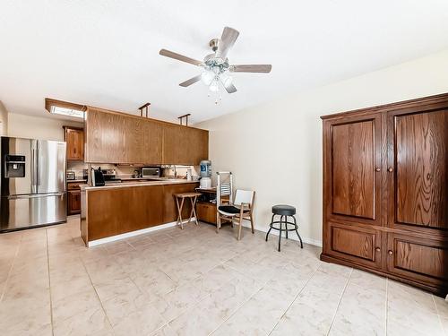 224 Warwick Road, Edmonton, AB - Indoor Photo Showing Kitchen