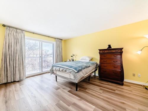 224 Warwick Road, Edmonton, AB - Indoor Photo Showing Bedroom