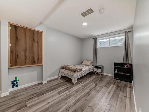 13906 146 Avenue Nw, Edmonton, AB - Indoor Photo Showing Bedroom