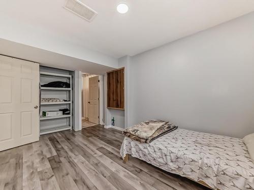 13906 146 Avenue Nw, Edmonton, AB - Indoor Photo Showing Bedroom