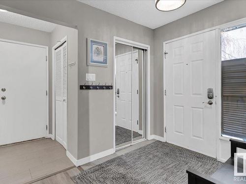 17211 60 Avenue, Edmonton, AB - Indoor Photo Showing Other Room