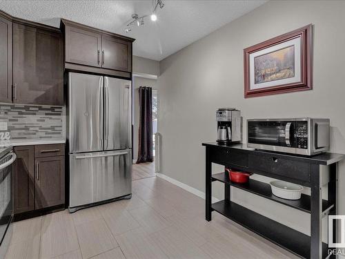 17211 60 Avenue, Edmonton, AB - Indoor Photo Showing Kitchen