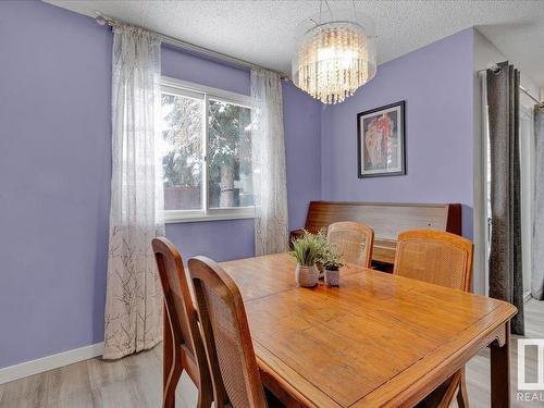 17211 60 Avenue, Edmonton, AB - Indoor Photo Showing Dining Room