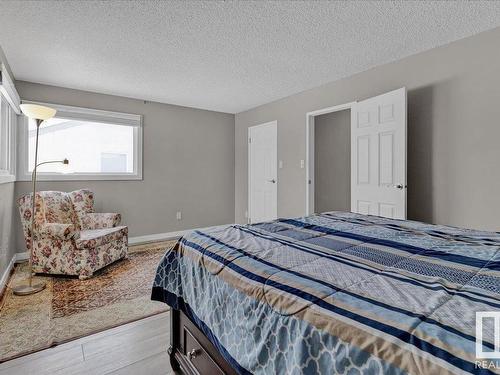 17211 60 Avenue, Edmonton, AB - Indoor Photo Showing Bedroom