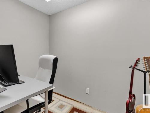 17211 60 Avenue, Edmonton, AB - Indoor Photo Showing Office