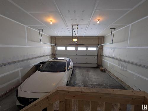 34 3090 Cameron Heights Way, Edmonton, AB - Indoor Photo Showing Garage