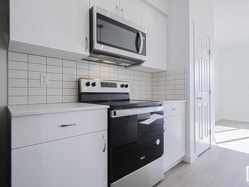 6341 King Wynd, Edmonton, AB - Indoor Photo Showing Kitchen With Upgraded Kitchen