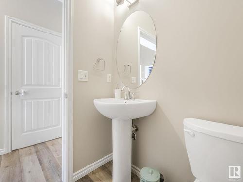 20019 29 Avenue, Edmonton, AB - Indoor Photo Showing Bathroom