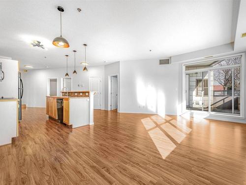 107 4835 104A Street, Edmonton, AB - Indoor Photo Showing Kitchen