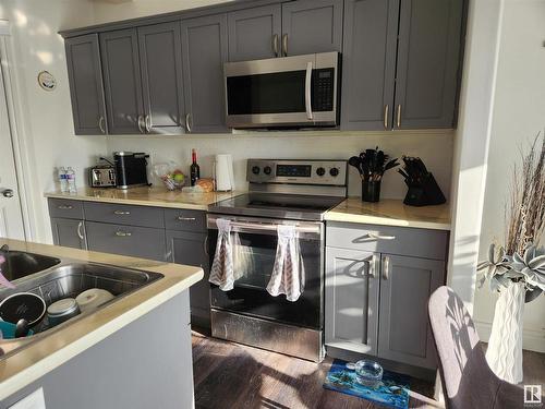 22 15151 43 Street Nw, Edmonton, AB - Indoor Photo Showing Kitchen With Stainless Steel Kitchen With Double Sink