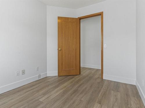 3105 41A Ave, Edmonton, AB - Indoor Photo Showing Other Room