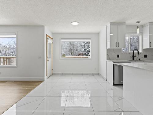 3105 41A Ave, Edmonton, AB - Indoor Photo Showing Kitchen