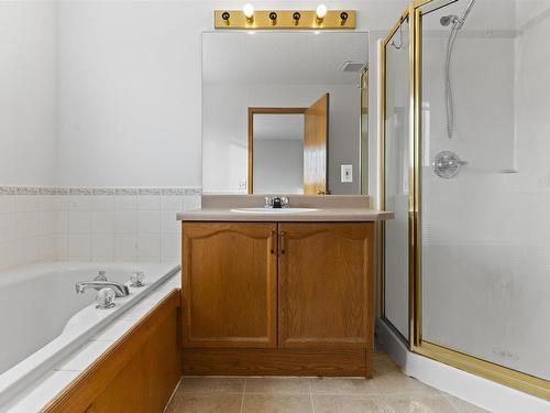 3105 41A Ave, Edmonton, AB - Indoor Photo Showing Bathroom