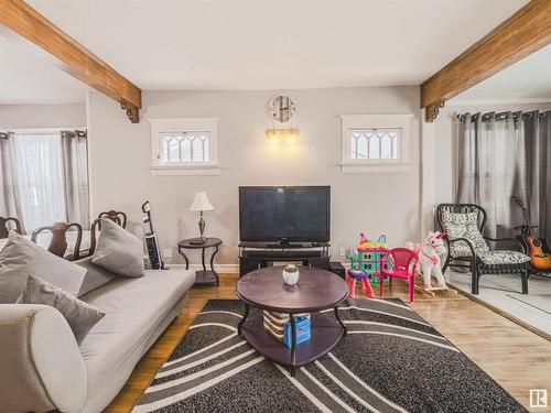 9944 160 Street, Edmonton, AB - Indoor Photo Showing Living Room