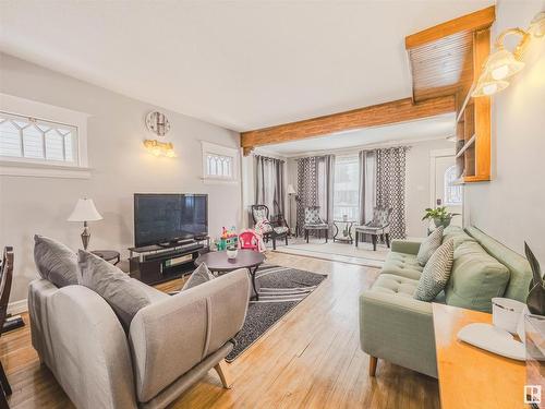 9944 160 Street, Edmonton, AB - Indoor Photo Showing Living Room