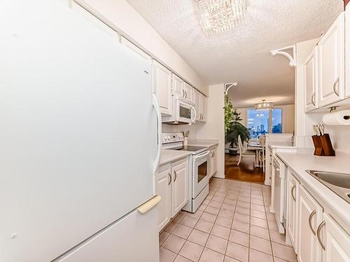 707 8315 105 Street, Edmonton, AB - Indoor Photo Showing Kitchen