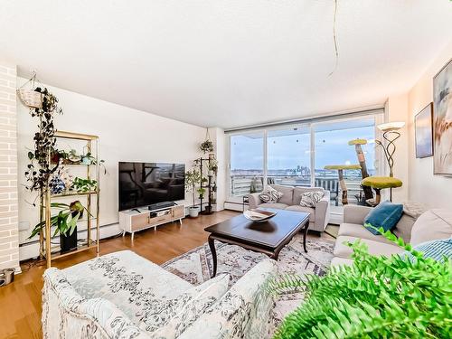 707 8315 105 Street, Edmonton, AB - Indoor Photo Showing Living Room