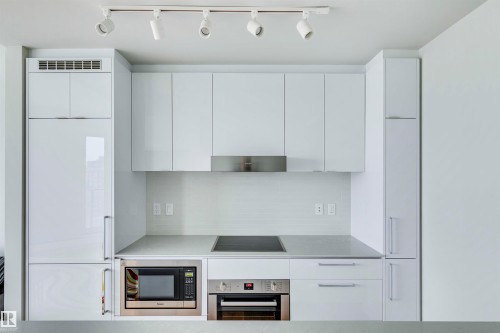 2912 10360 102 Street, Edmonton, AB - Indoor Photo Showing Kitchen