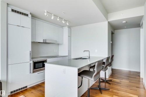 2912 10360 102 Street, Edmonton, AB - Indoor Photo Showing Kitchen