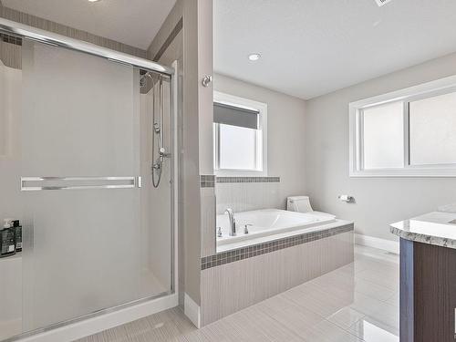 1504 Cunningham Cape, Edmonton, AB - Indoor Photo Showing Bathroom