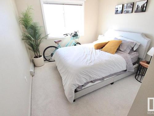 434 504 Albany Way, Edmonton, AB - Indoor Photo Showing Bedroom