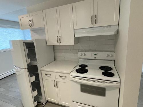 9341 95 Street, Edmonton, AB - Indoor Photo Showing Kitchen