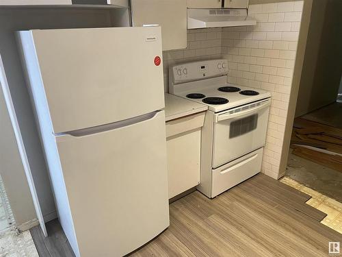 9341 95 Street, Edmonton, AB - Indoor Photo Showing Kitchen