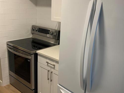 9341 95 Street, Edmonton, AB - Indoor Photo Showing Kitchen