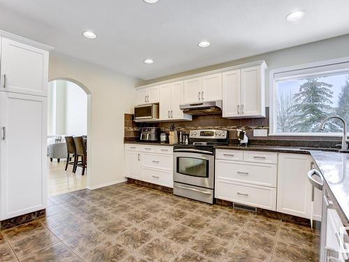 8918 159A Avenue, Edmonton, AB - Indoor Photo Showing Kitchen