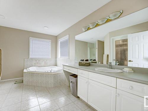 8918 159A Avenue, Edmonton, AB - Indoor Photo Showing Bathroom