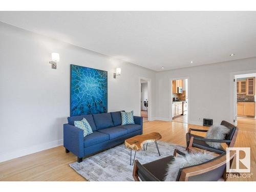 10623 83 Street, Edmonton, AB - Indoor Photo Showing Living Room