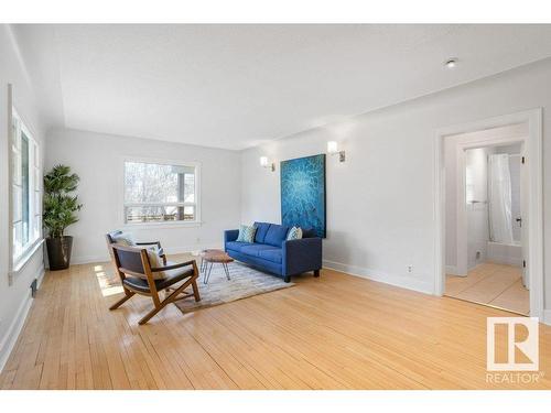 10623 83 Street, Edmonton, AB - Indoor Photo Showing Living Room