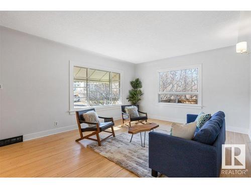 10623 83 Street, Edmonton, AB - Indoor Photo Showing Living Room