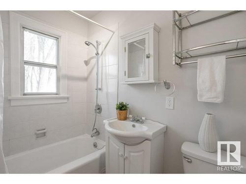 10623 83 Street, Edmonton, AB - Indoor Photo Showing Bathroom