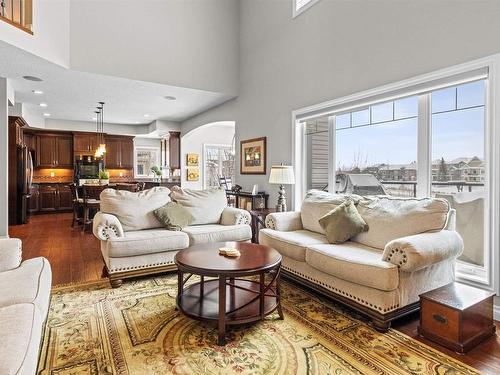 3264 Whitelaw Drive, Edmonton, AB - Indoor Photo Showing Living Room