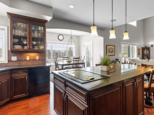 3264 Whitelaw Drive, Edmonton, AB - Indoor Photo Showing Kitchen