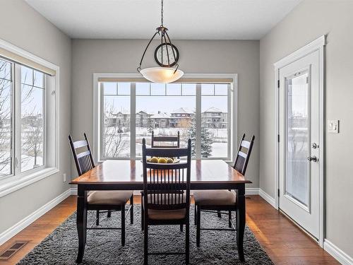 3264 Whitelaw Drive, Edmonton, AB - Indoor Photo Showing Dining Room