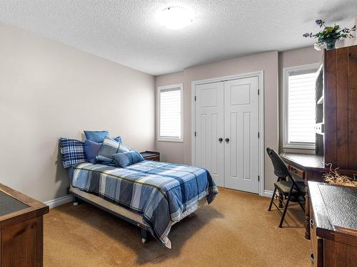 3264 Whitelaw Drive, Edmonton, AB - Indoor Photo Showing Bedroom