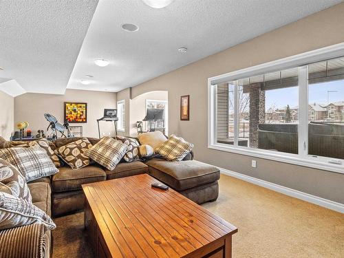 3264 Whitelaw Drive, Edmonton, AB - Indoor Photo Showing Living Room