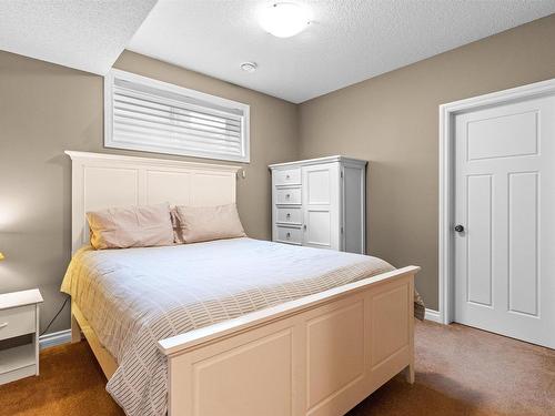 3264 Whitelaw Drive, Edmonton, AB - Indoor Photo Showing Bedroom