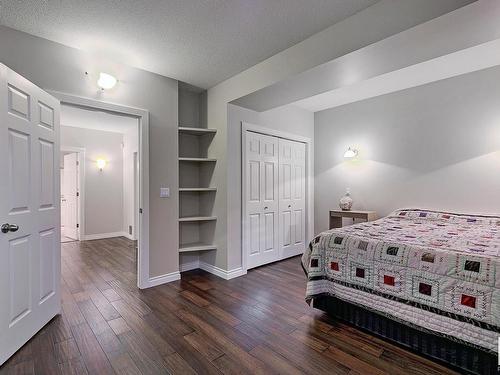 211 Darlington Crescent, Edmonton, AB - Indoor Photo Showing Bedroom