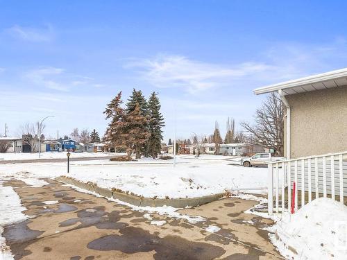 9527 57 Street, Edmonton, AB - Outdoor