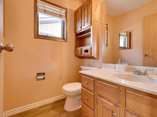 6911 152B Avenue, Edmonton, AB - Indoor Photo Showing Bathroom