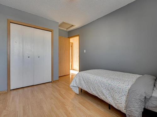 6911 152B Avenue, Edmonton, AB - Indoor Photo Showing Bedroom