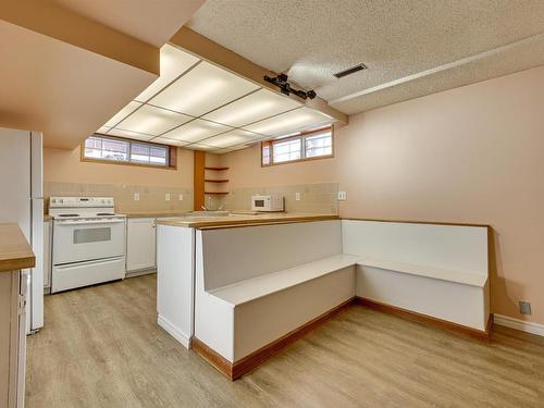 6911 152B Avenue, Edmonton, AB - Indoor Photo Showing Kitchen