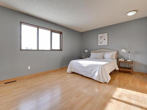 6911 152B Avenue, Edmonton, AB - Indoor Photo Showing Bedroom