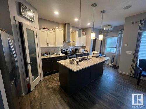 2344 Glenridding Boulevard, Edmonton, AB - Indoor Photo Showing Kitchen With Double Sink With Upgraded Kitchen