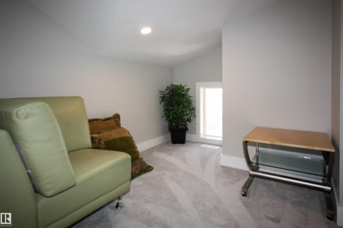 11411 76 Avenue, Edmonton, AB - Indoor