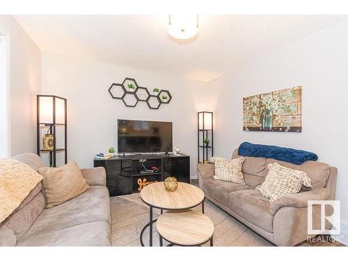 4848 148 Avenue, Edmonton, AB - Indoor Photo Showing Living Room